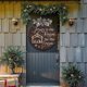 thumbnail image 2 of Letrero navideño redondo para puerta, adorno colgante rústico de madera para puerta delantera, 2 of 5