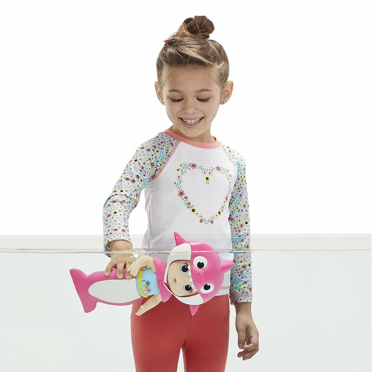 Muñeca baby alive baby shark hot sale