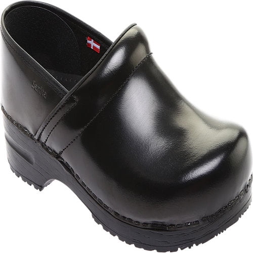 sanita men's clogs