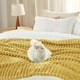 thumbnail image 3 of Manta Bedsure Honey Fleece para sofá, 150 x 200 cm, 3 of 6