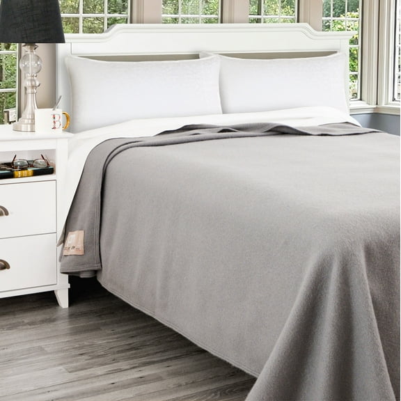 Poyet Motte Antibes 100% Wool Blanket, 350 GSM Medium Weight, Oversized, Warm & Durable, Machine Washable – Grey, Full/Queen