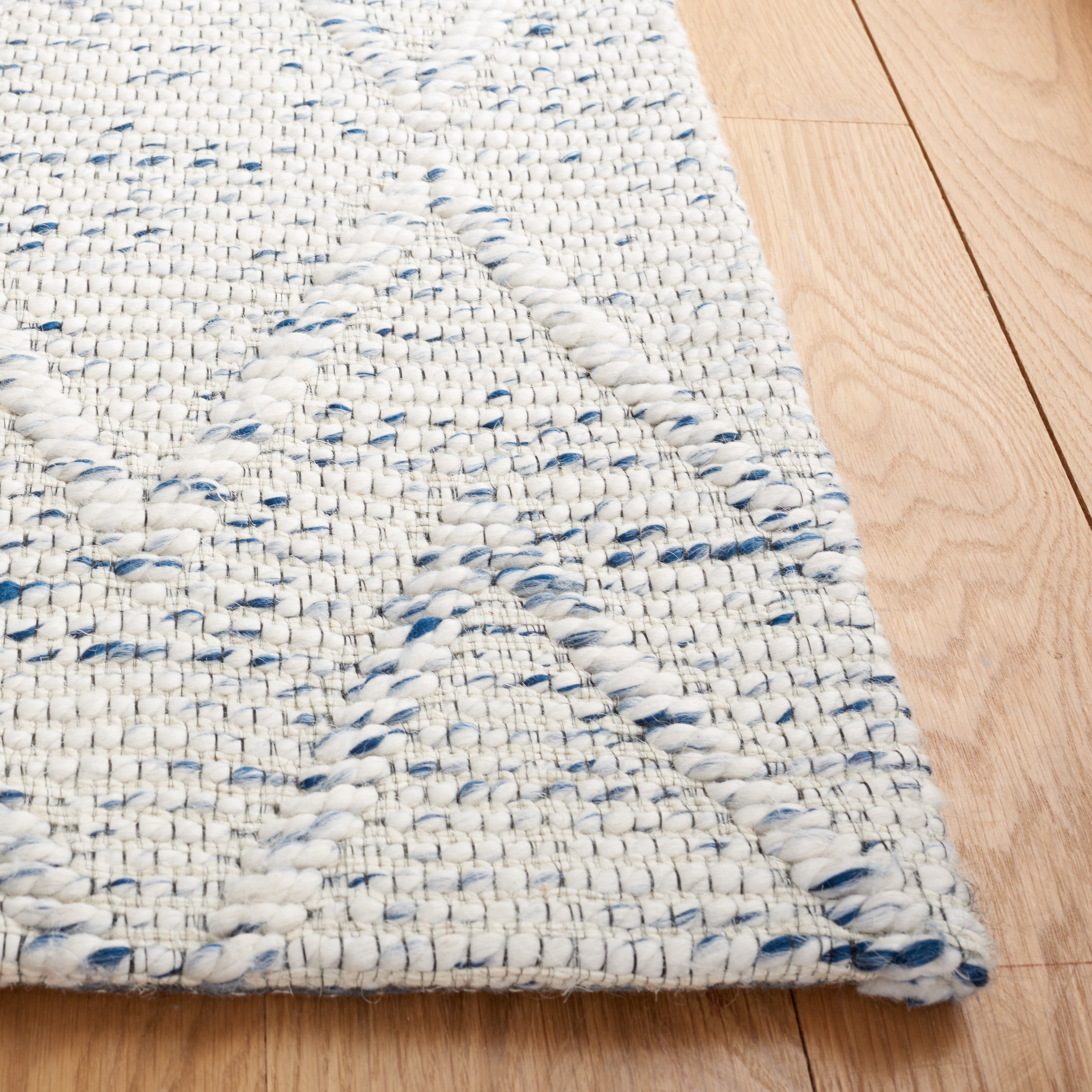 SAFAVIEH Marbella Ciannait Distressed Runner Rug, Blue/Ivory, 2'3" x 8'