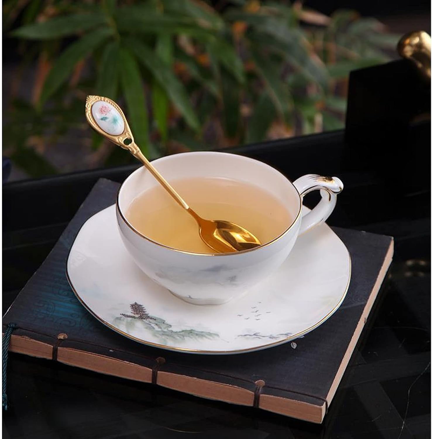 Espresso Cups Set Light Luxury Bone China Glaze Medium Coffee Cup and Saucer Set Creative Home Afternoon Flower Tea Cup Spoon