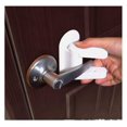 thumbnail image 3 of Cerradura de palanca de puerta mejorada a prueba de niños (paquete de 2) evita que los niños pequeños abran las puertas. Fácil operación con una sola mano para adultos. ABS duradero con resp, 3 of 5