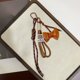 thumbnail image 1 of Llavero de Hierro con Cuerda para Colgar - Bonito Adorno para Bolso | Regalo de Acción de Gracias y Navidad | Material Duradero de Hierro y Plástico | Diseño Multicolor, 1 of 6