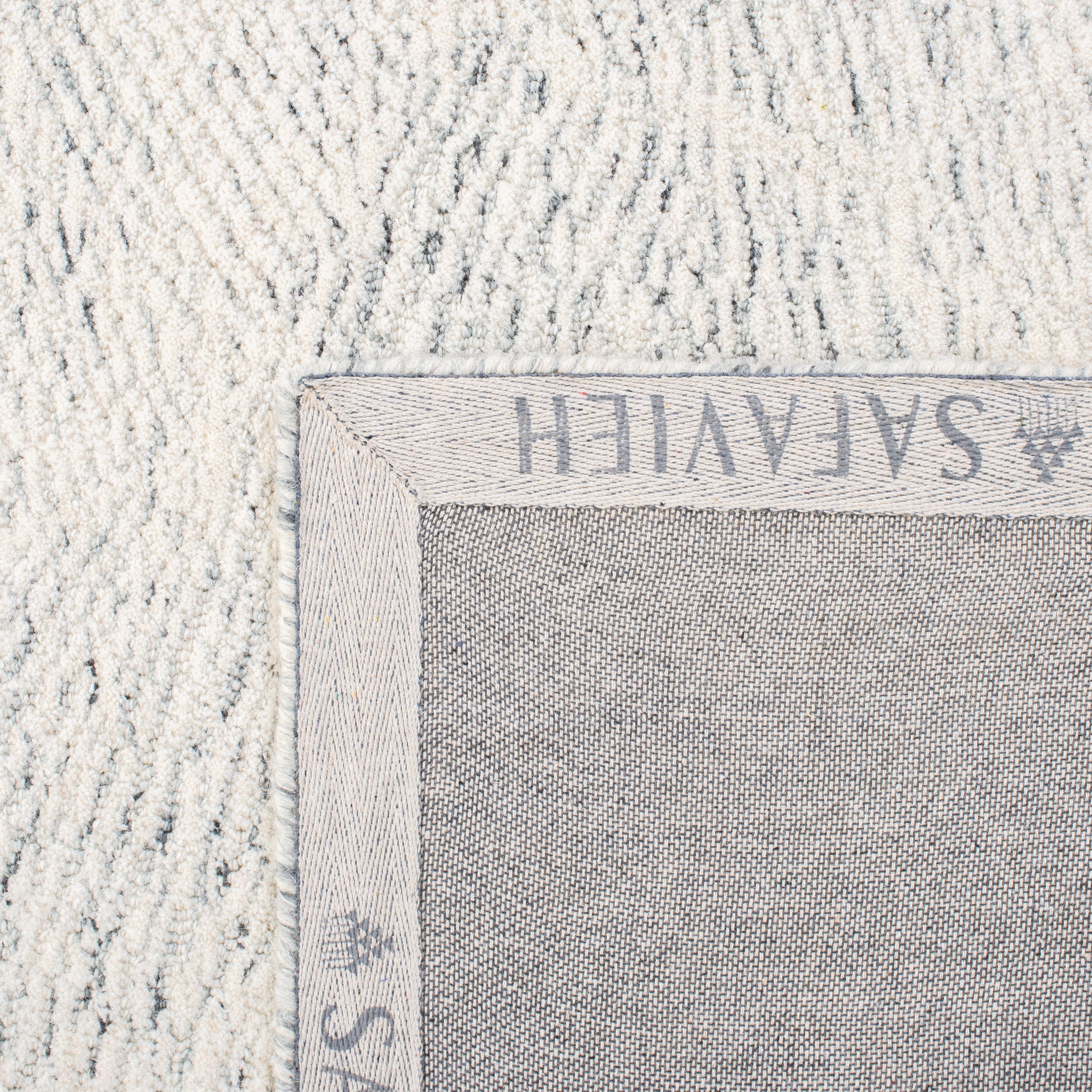SAFAVIEH Metro Patricia Distressed Area Rug, Dark Grey/Ivory, 6' x 6' Round