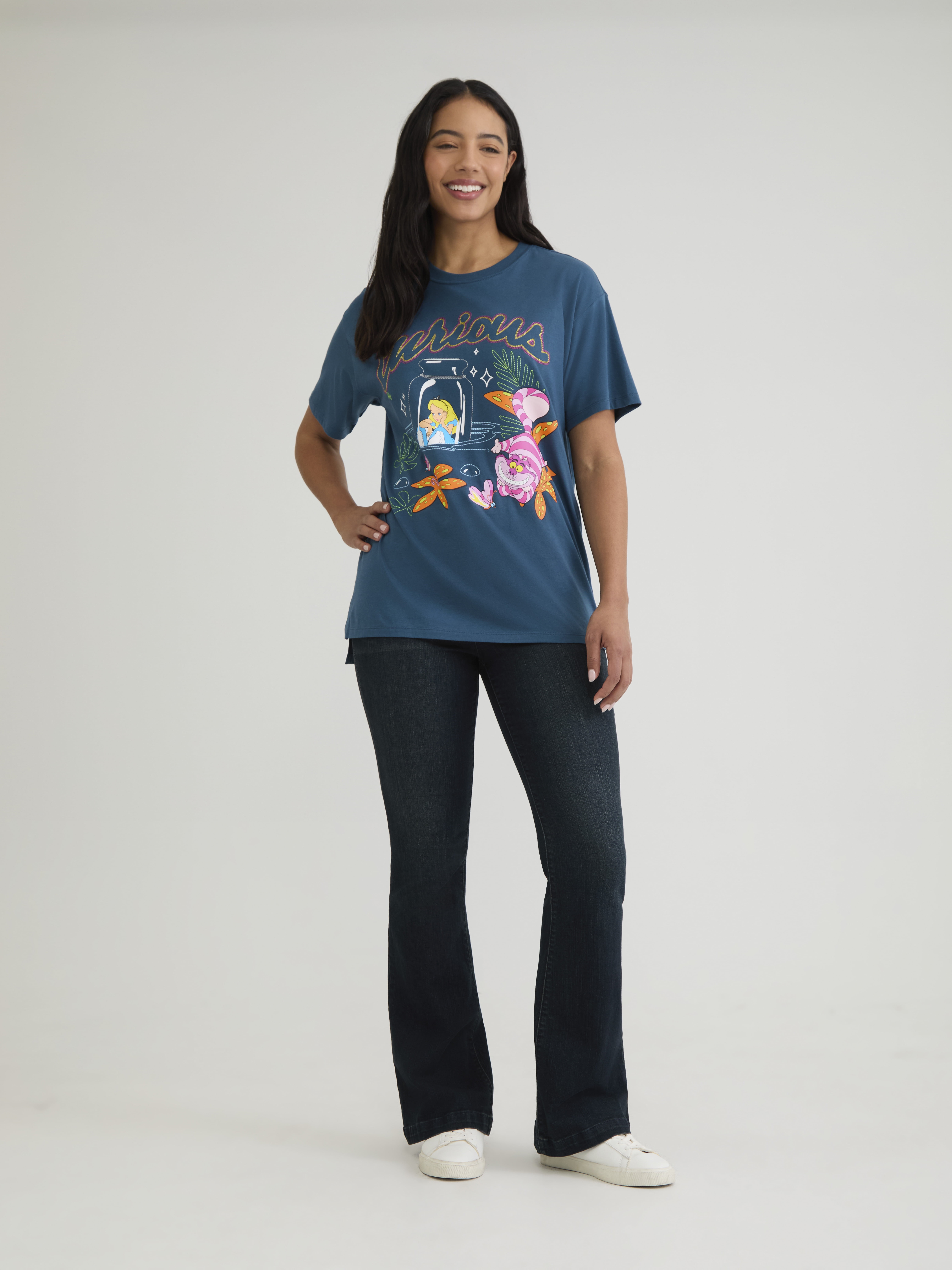 Disney Women and Women’s Plus Alice in Wonderland Graphic Tee with Short Sleeves, Sizes XXS-2XL