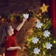 thumbnail image 5 of Decoración navideña con lentejuelas y flores | Arreglo floral de nailon artesanal con encaje, cascabeles y bordes dorados | Elegante adorno para árbol de Navidad para decoración navideña, 5 of 6
