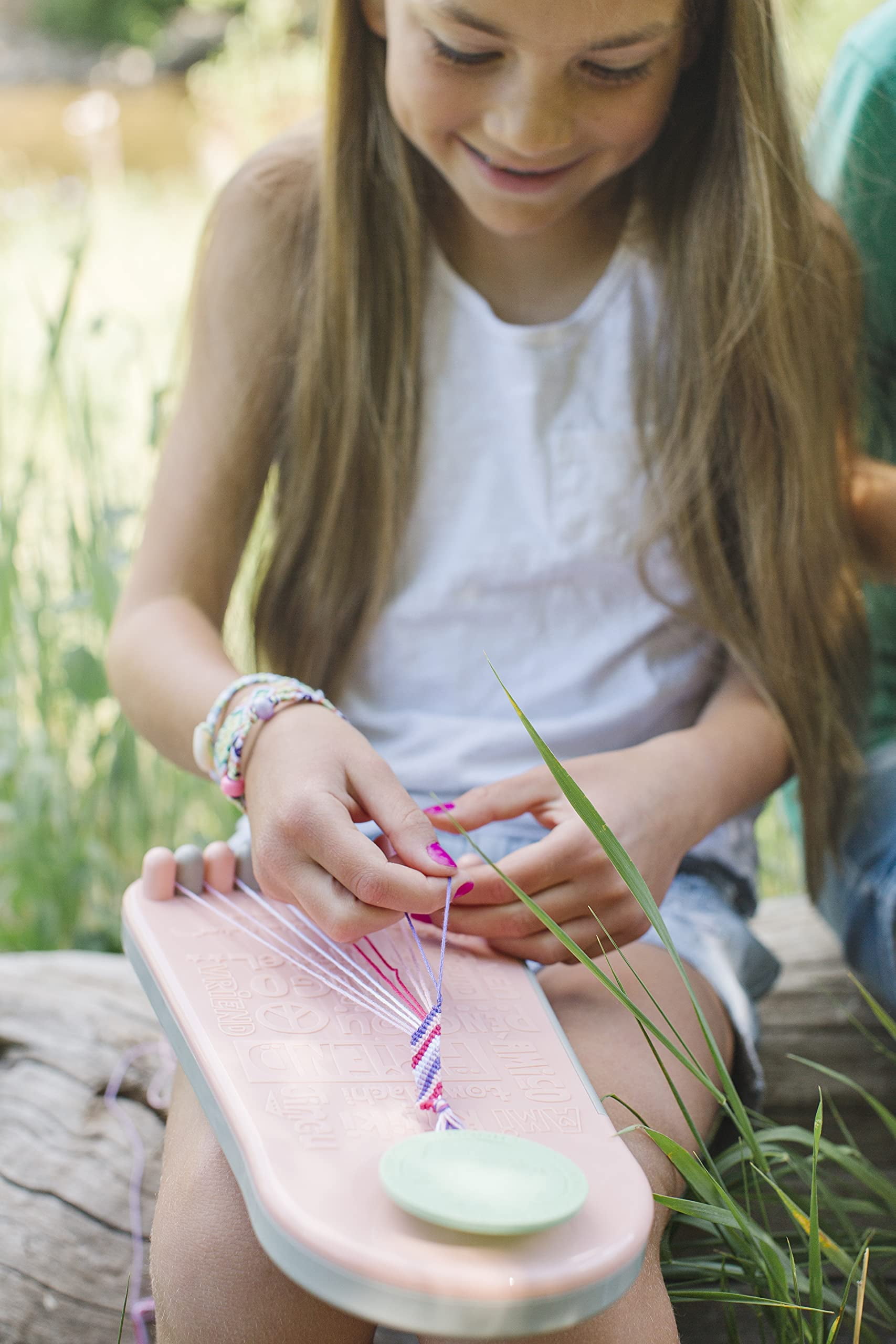 Choose Friendship, My Friendship Bracelet Maker, 20 Pre-Cut Threads (Craft  Kit / Kids Jewelry Kit) - Blush Pink 