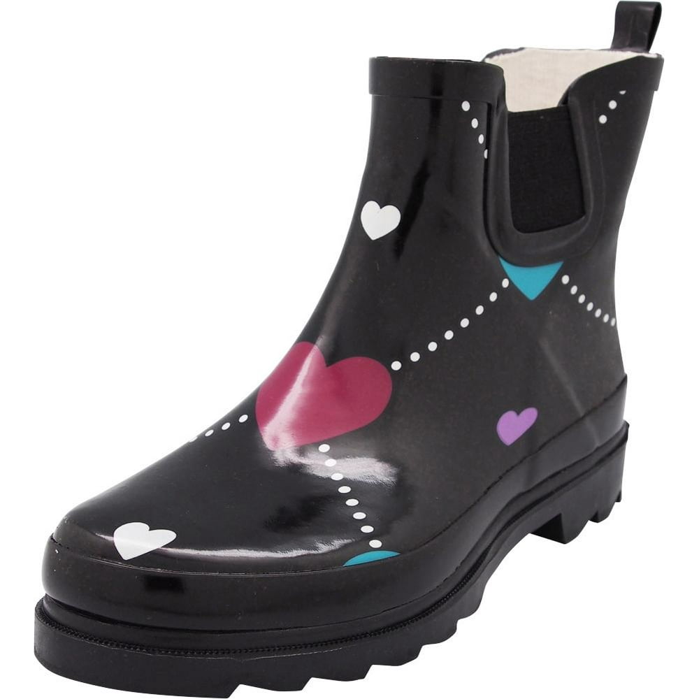 suede boots in rain