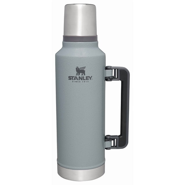 Botella de boca ancha Stanley Classic con aislamiento al vacío de 2 litros, color plateado