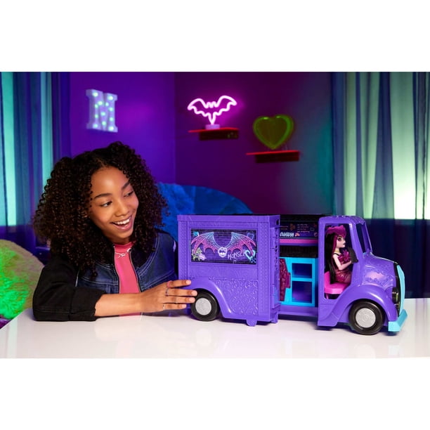 Monster High Draculaura Doll and Fangtastic Rockin' Food Truck