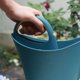 thumbnail image 3 of Preste atención al recuento de lanzamientos el tamaño del paquete es 42x30x14cm Regadera de jardinería regadera de pico largo 2L azul oscuro ANGGREK Otros, 3 of 8