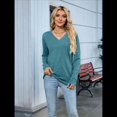 thumbnail image 4 of Camisetas de Mujer con Cuello en V, Larga, Informales, Básicas, Lisas y Suaves Azul Pavo Real XL, 4 of 10