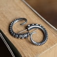 thumbnail image 3 of Un par de pendientes de tentáculo de pulpo punk de plata de ley 925, pendientes góticos hipoalergénicos, pendientes de pulpo, regalo para hombres, mujeres, regalos para compañeros de clase, amigos. Rojo Verde, 3 of 5
