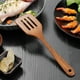 thumbnail image 1 of Pala de Madera para Cocinar, Utensilio de Cocina Antiadherente con Ganchos, Acabado Sin Costuras, Agarre Resistente Al Calor, Utensilios de Cocina de Madera Natural para Estufa/Sartén, 1 of 6
