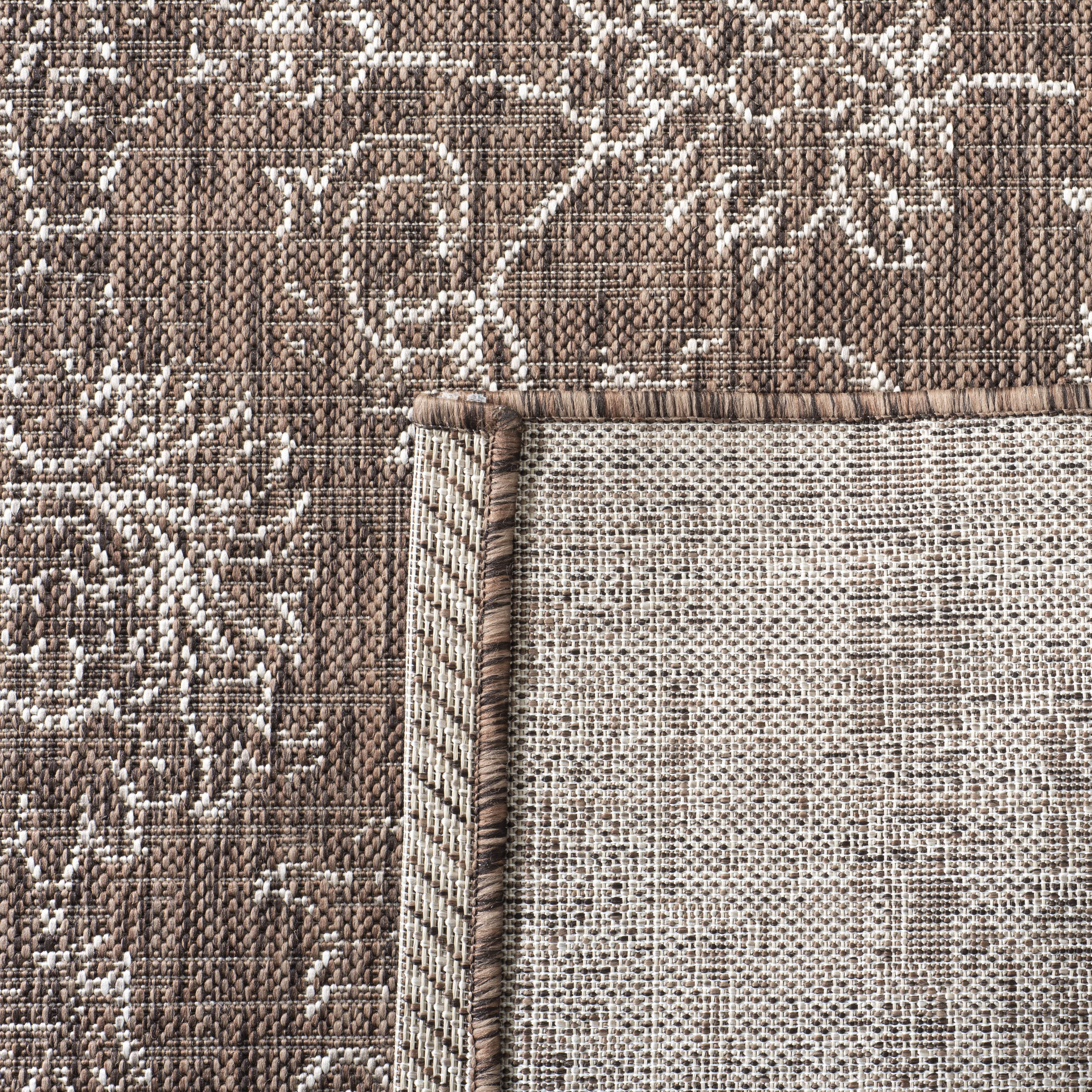 SAFAVIEH Courtyard Darin Traditional Indoor/Outdoor Area Rug, 6'7" x 6'7" Round, Brown/Ivory