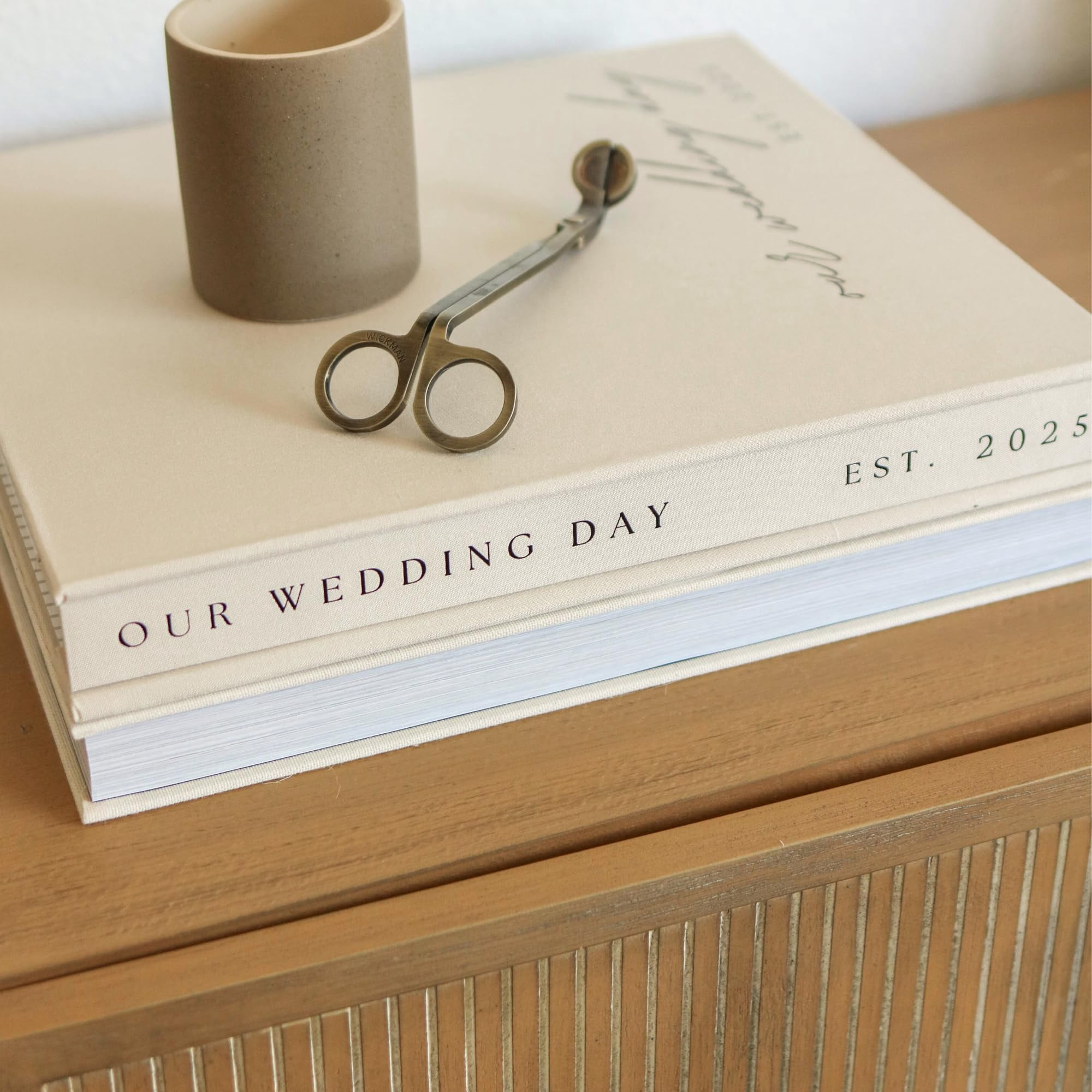 Wedding Photo Album 4x6 Pictures & Custom 2025 Year - Large Picture Scrapbook with 400 Pockets for Horizontal & Vertical Photos - Linen Photo Album Book for Personalized Wedding Day Memory Keepsake