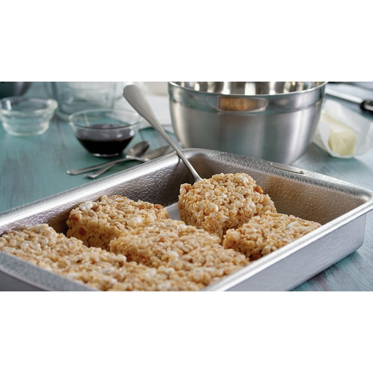 Doughmakers 9×13 and 9 inch square baking pan set