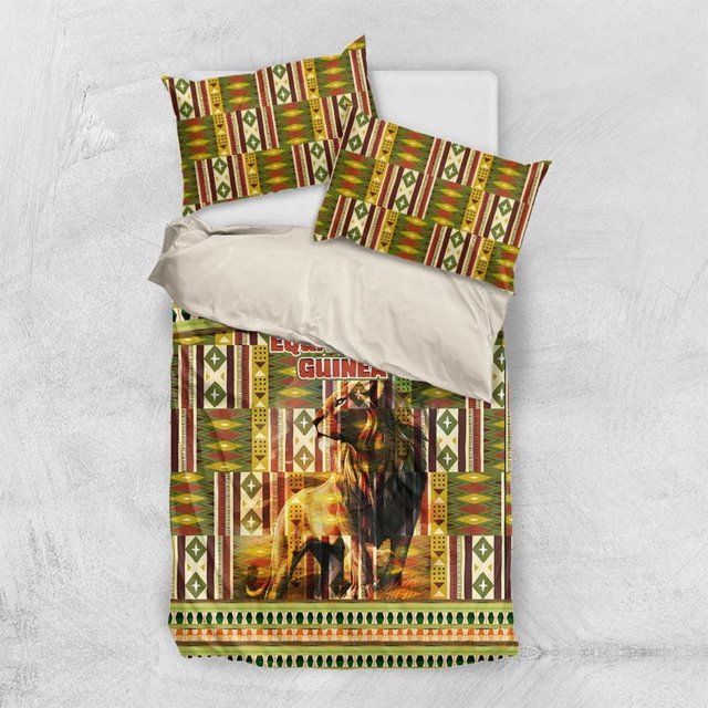 Equatorial Guinea Bedding Set with Lion Print and Traditional African Kente