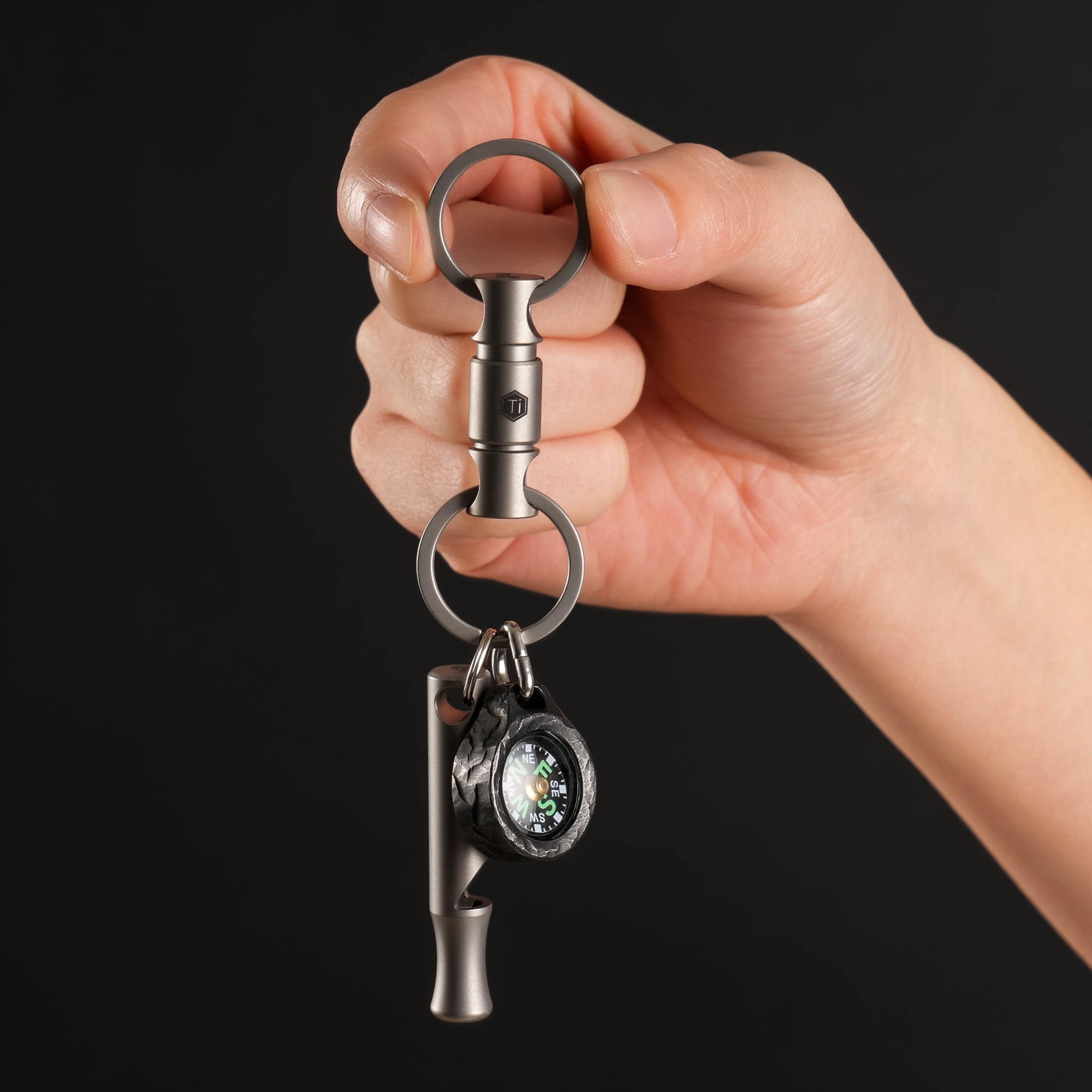 KeyUnity Swivel Keychain with D Ring Key Shackle, Titanium Rotatable Key  Organizer, KM13
