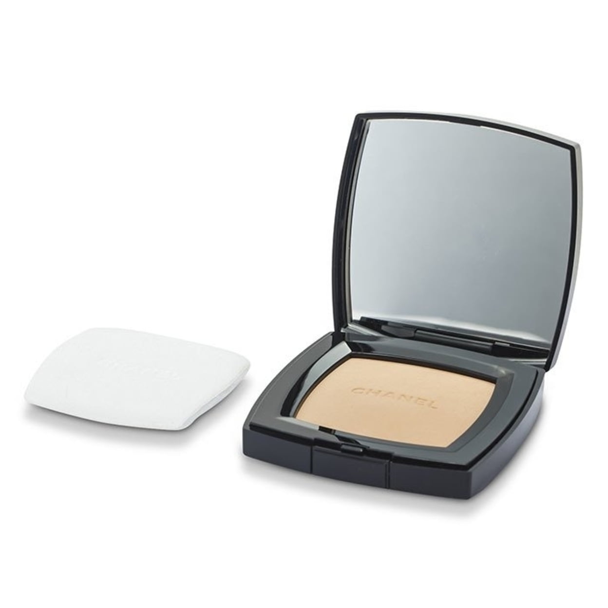 Chanel Poudre Universelle Compacte - # 40 Dore Translucent 3 0.53 oz Powder