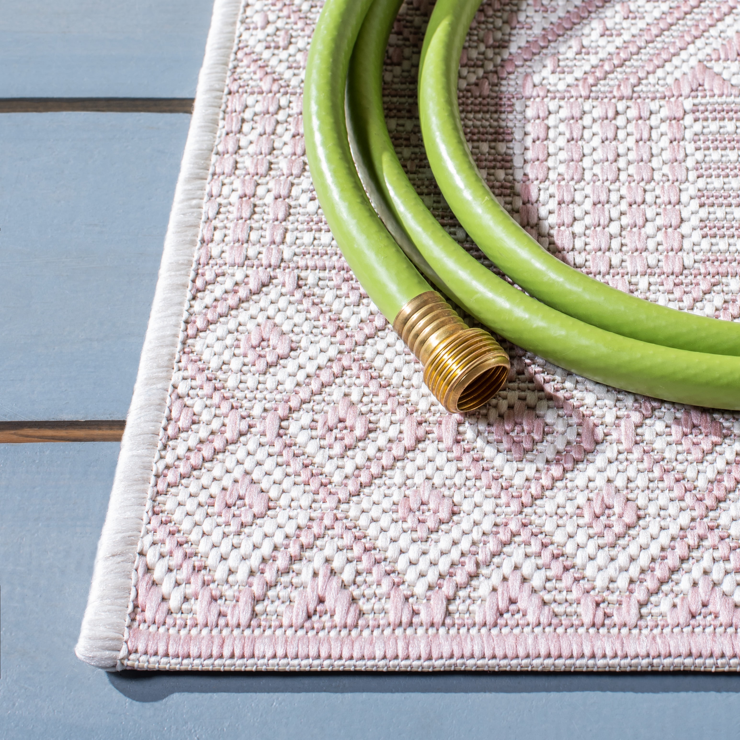SAFAVIEH Courtyard Evander Geometric Indoor/Outdoor Area Rug, Ivory/Soft Pink, 5'3" x 7'7"