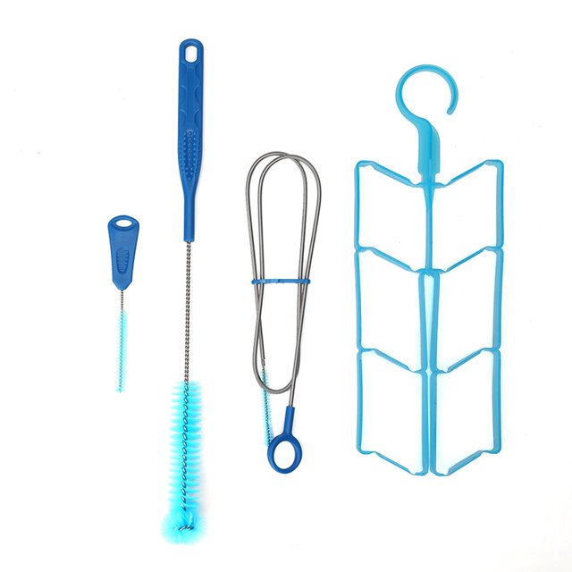 Bolsa de agua para deportes al aire libre, cepillo de limpieza, juego de cuatro piezas, secador, tubería de agua, boquilla de succión, cepillo de limpieza, bolsa de agua, cepillo para el cabello Electrónica