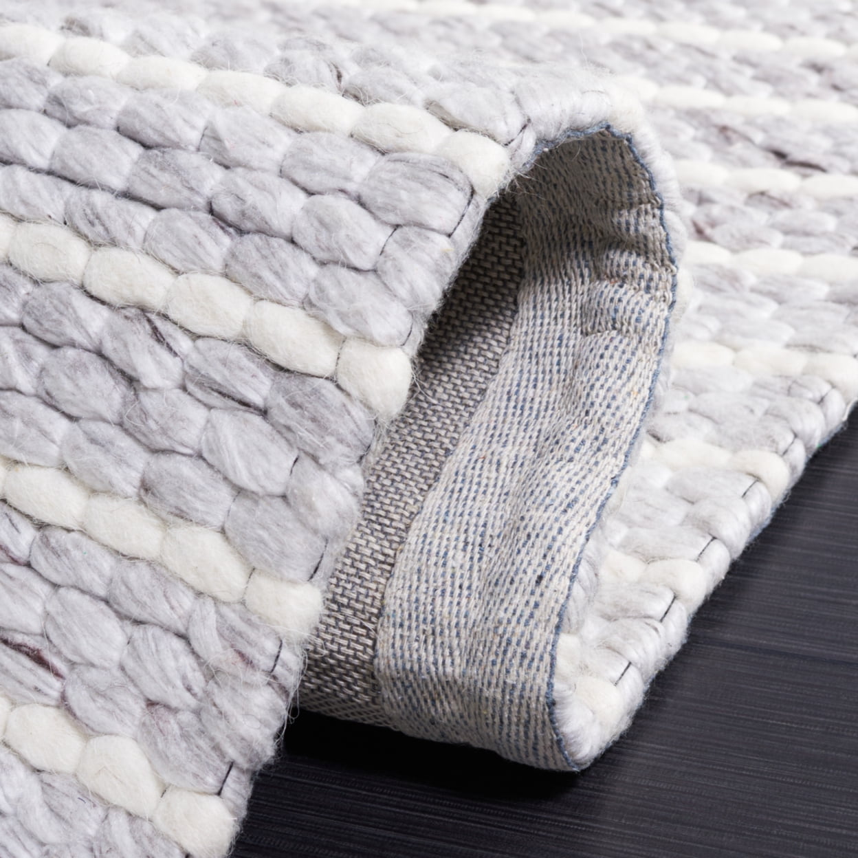 SAFAVIEH Marbella Cassandra Distressed Area Rug, Light Grey/Ivory, 6' x 9'