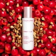 thumbnail image 3 of Emulsión Hidratante Clarins Bright Plus con Extracto de Acerola, 3 of 5