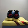 thumbnail image 4 of Jordan Union la Air Jordan 4 Rétro Off Noir, 4 of 5