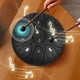 thumbnail image 2 of Instrumentos Tambor Lluvia Percusión La Mano 6 Pulgadas 11 Notas Con Batería Libro Mazos Selecciones Dedos para Entretenimiento Meditación Yoga Zen Regalos, 2 of 9