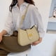 thumbnail image 3 of Bolsos para mujer 2025 nuevo bolso bandolera baguette de cuero suave versátil e informal de moda bolso de un solo hombro debajo del brazo, 3 of 5