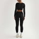 thumbnail image 4 of Conjunto de yoga de 2 piezas para mujer: top de manga larga con cuello cuadrado de color liso y pantalones deportivos, ropa deportiva ajustada, 4 of 7