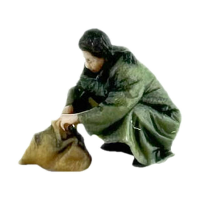 1/87 Resin Model Figure wearing Green Coat Sand Table Ornament Collection People E