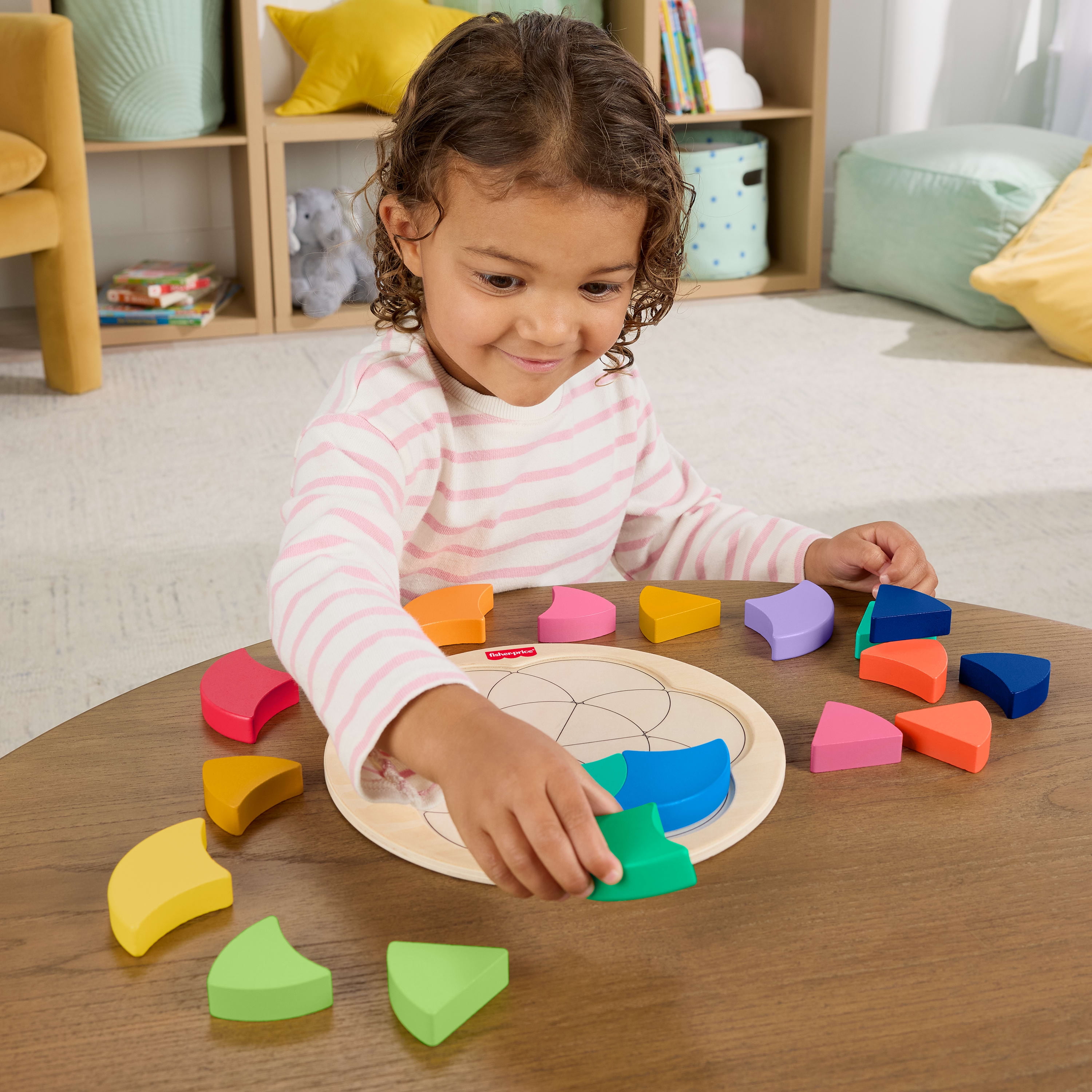Casse-tête en bois de la roue des couleurs de Fisher-Price, jeu de tri des formes pour les enfants d’ge préscolaire, 19pièces en bois