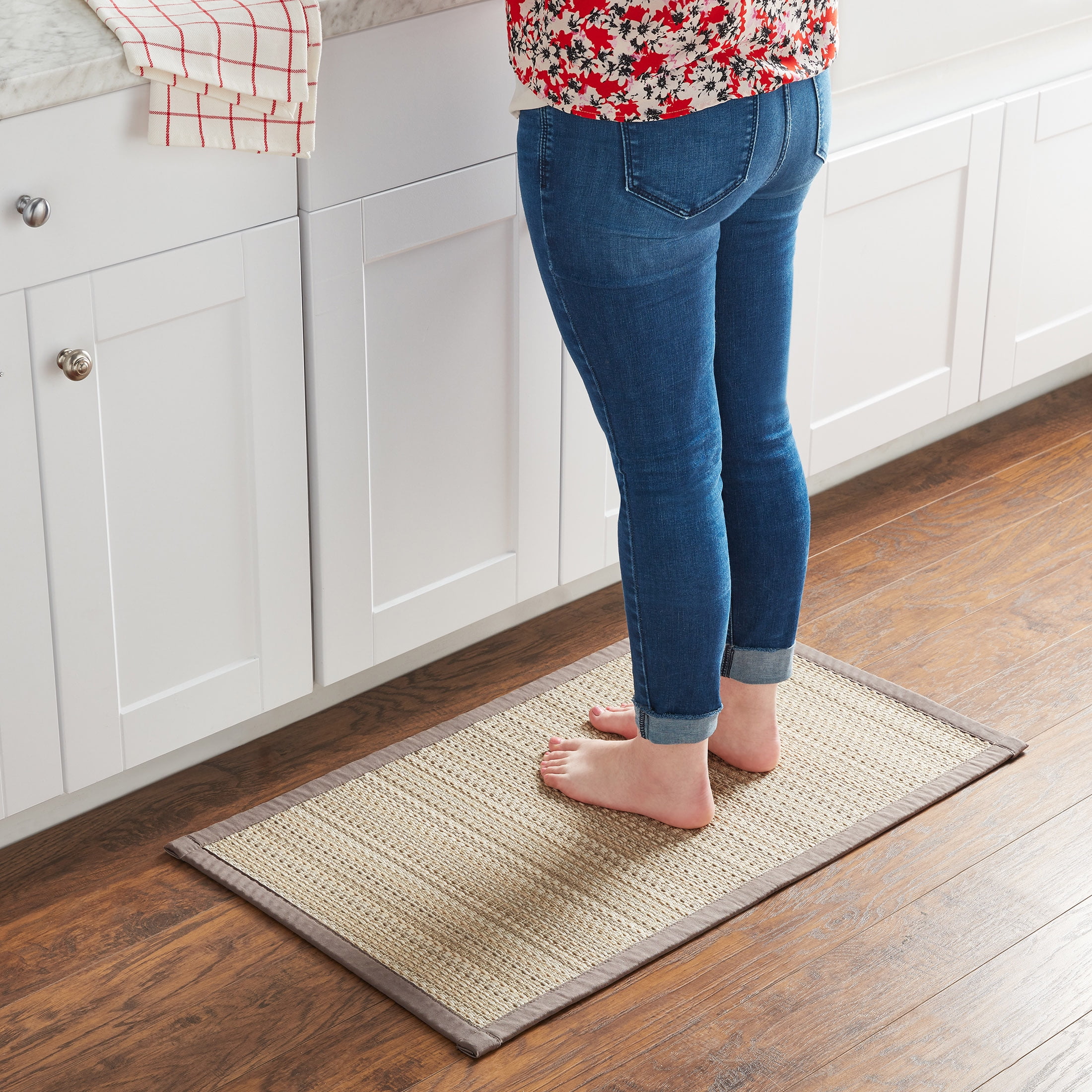 Better Homes & Gardens Gray Woven Polypropylene 20" x 34" Indoor Kitchen Rug