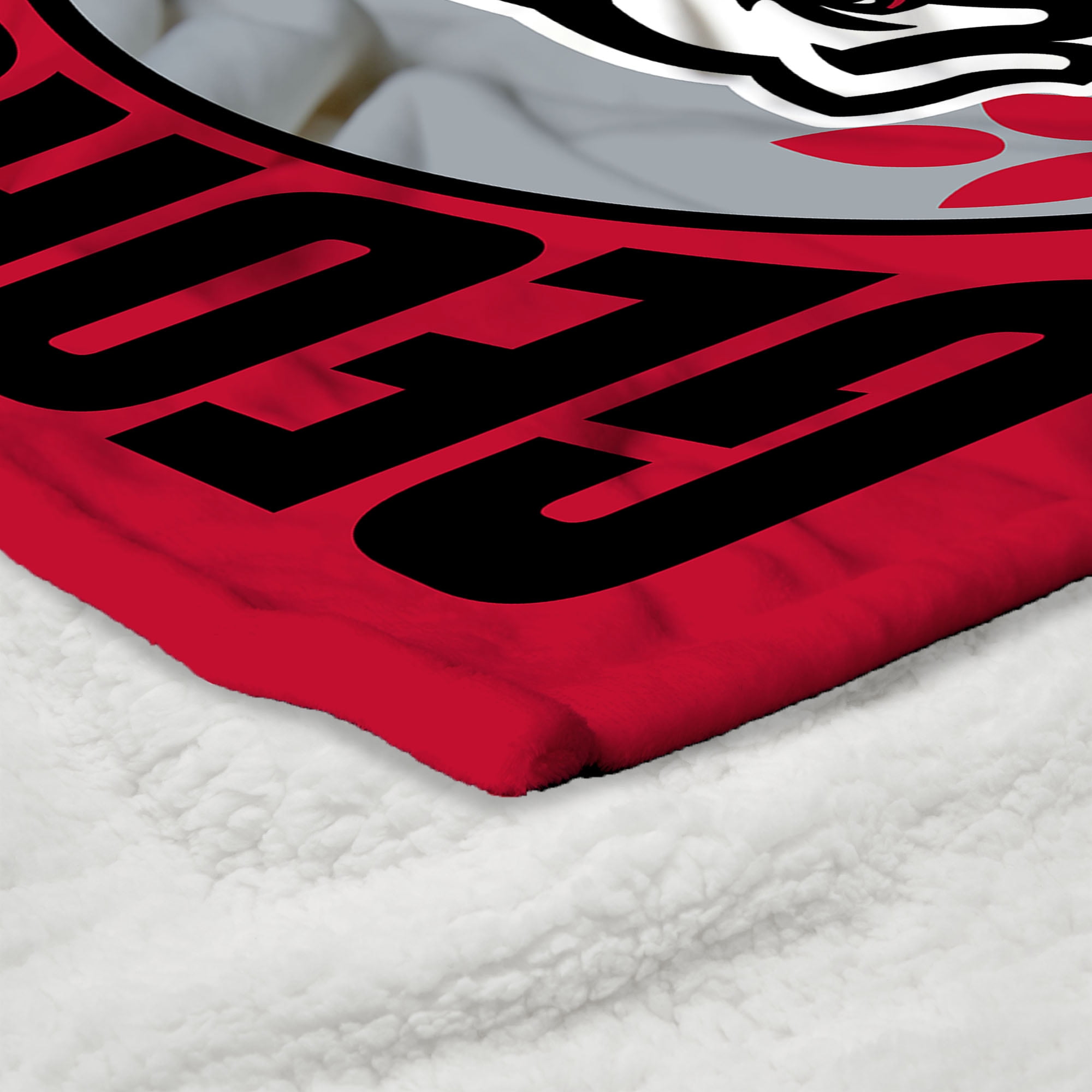 Georgia NCAA Apex Silk Touch Sherpa Throw 50x60 inches