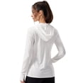 thumbnail image 2 of Chaqueta con capucha Soothfeel para mujer con protección solar UPF 50+, 2 of 6