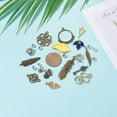thumbnail image 4 of Sac Porte-Bonheur Incluant des Perles et Charmes en Métal de Style Mixte, 4 of 5