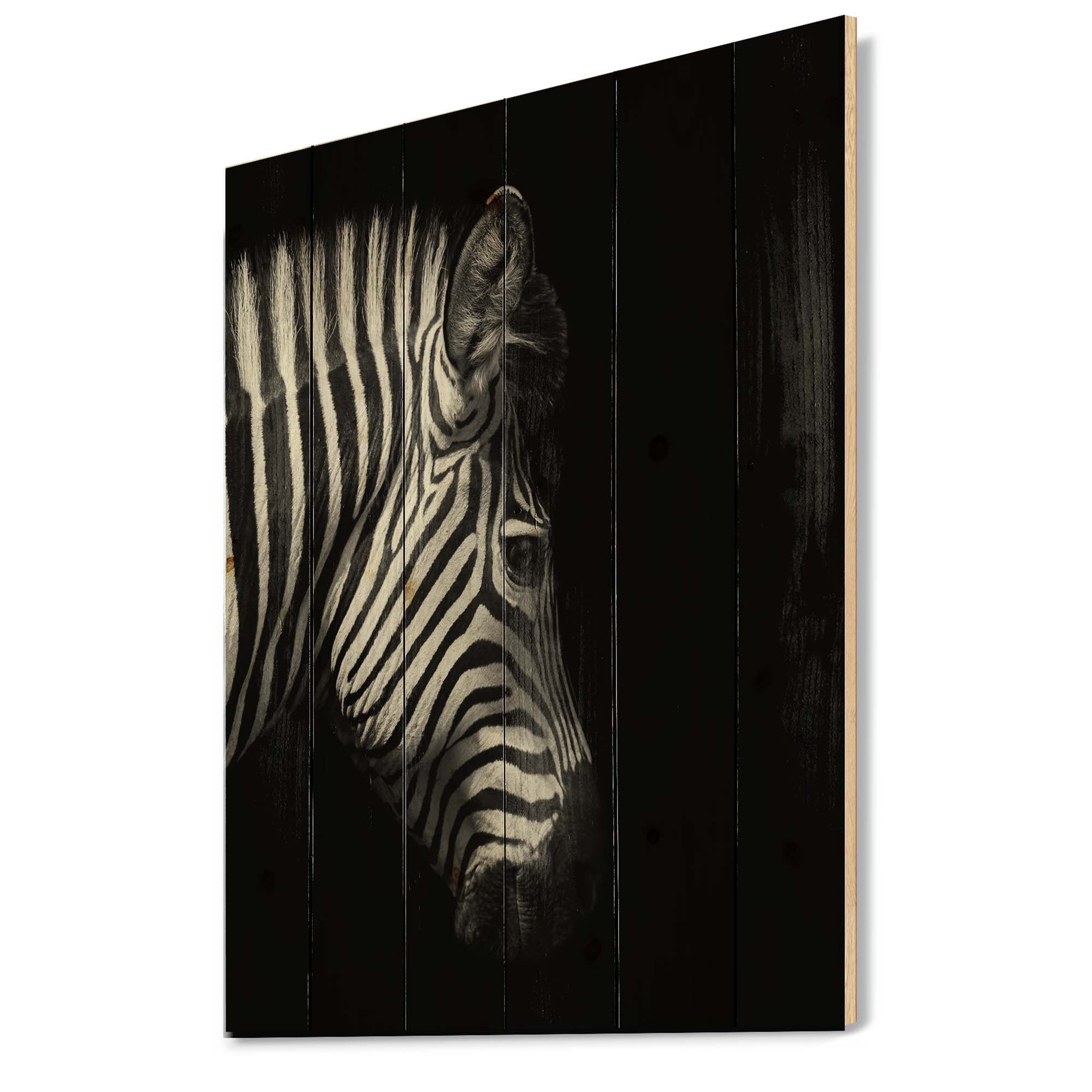 Designart 'Black and White Portrait of Zebra Head' Farmhouse Print on Natural Pine Wood