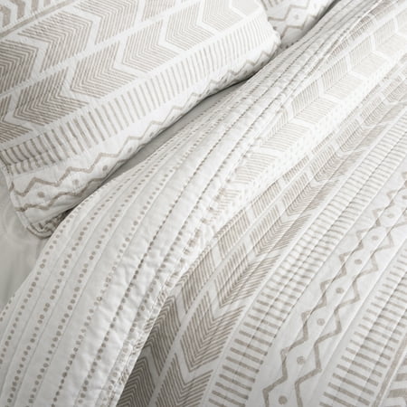 Lush Decor Hygge Geo Cotton Reversible Quilt, King, Geometric Print, Taupe/White, 3-pc set includes: 1 Quilt, 2 Pillow Shams