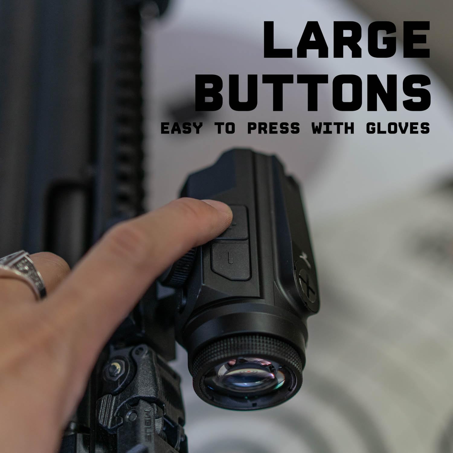 Monstrum Ruckus (e) 3X Prism with Electronic Button Control and Shake Awake | Circle Dot Reticle