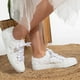 thumbnail image 4 of Bailey - Converse blancos bajos para boda blanco 26.5 CM, 4 of 5