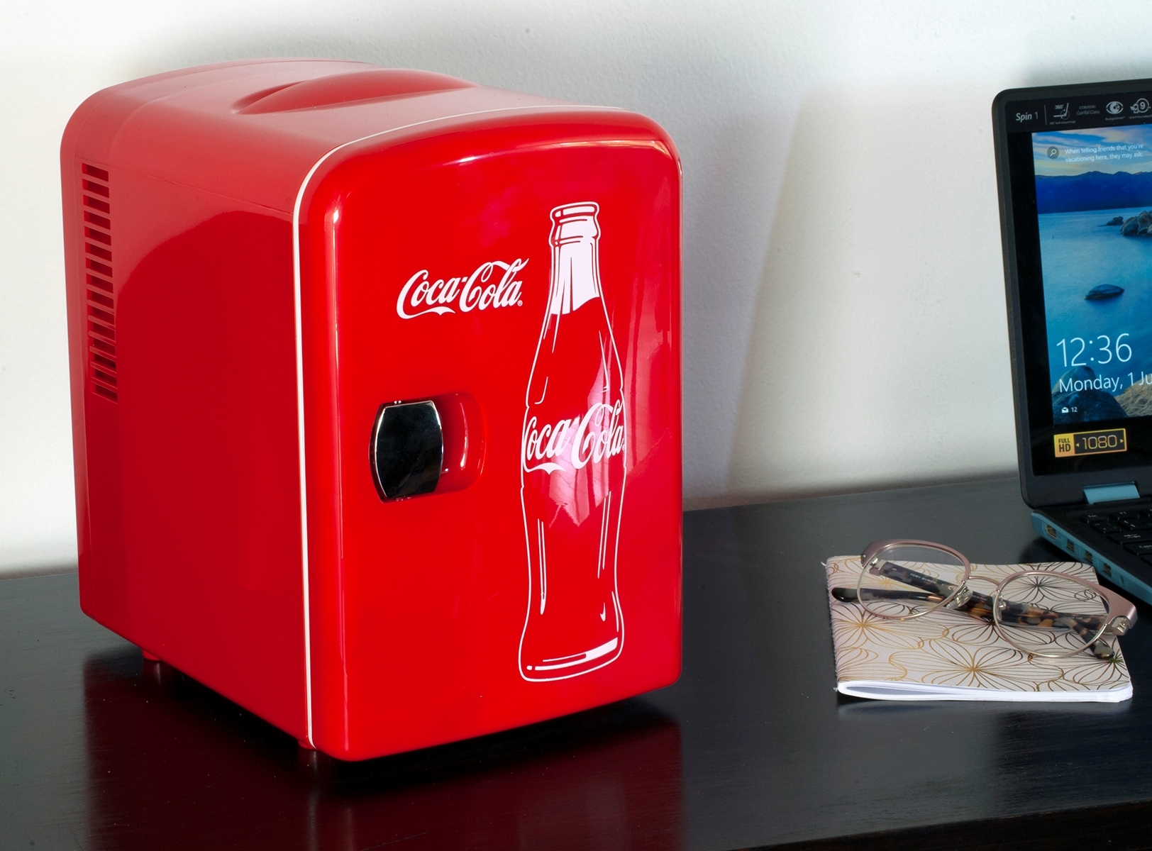 Classic Coca Cola 6 Can Portable Fridge Deals, Coupons & Reviews