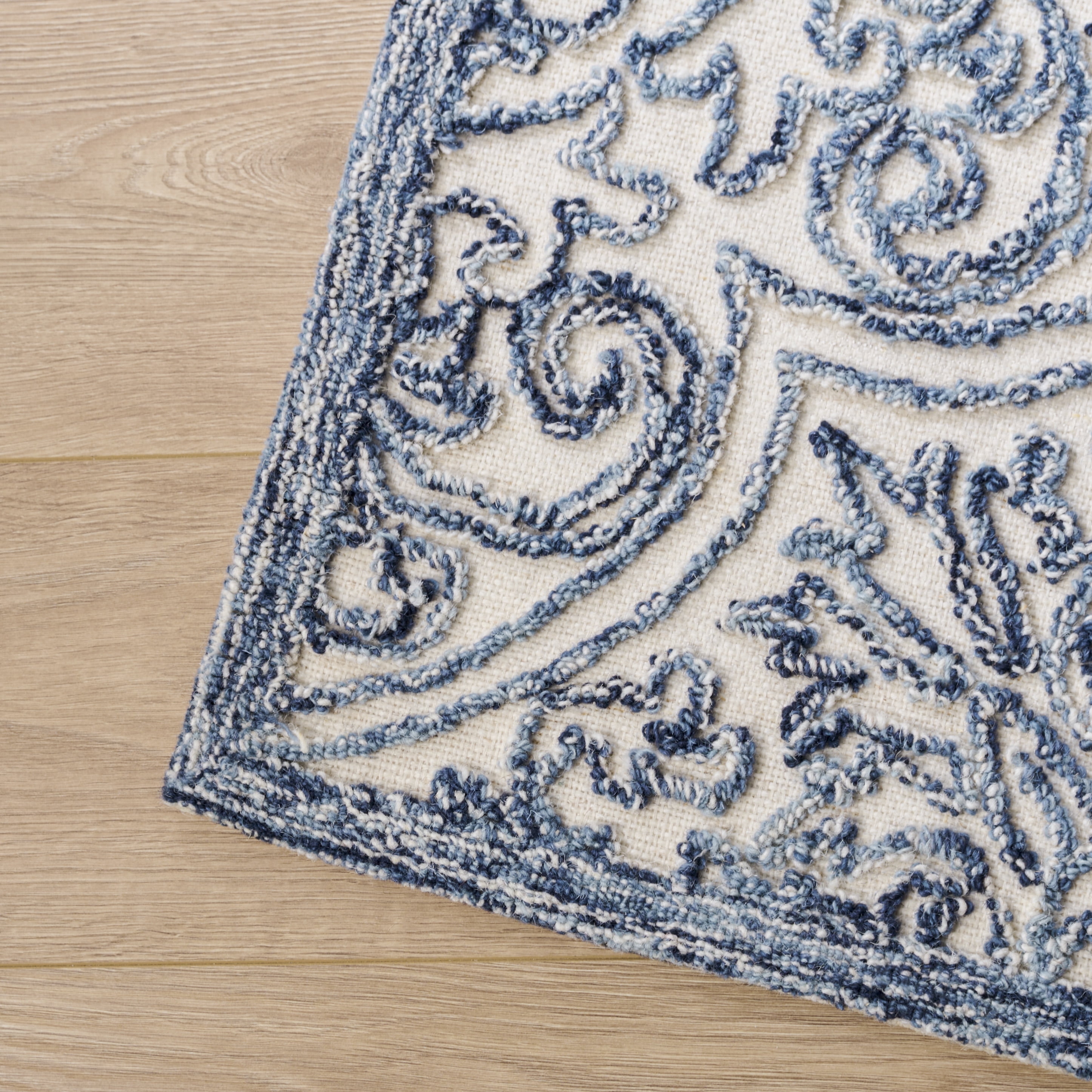 Safavieh Martha Stewart Trace Justina Floral Area Rug, Ivory/Blue, 8' x 10'