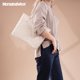thumbnail image 3 of Bolso de mano Montana West acolchado grande de cuero vegano para mujer, 3 of 6