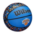 thumbnail image 2 of Baloncesto WILSON del equipo de la NBA Graffiti New York Knicks, talla 7, 2 of 7