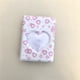 thumbnail image 1 of 7,6 cm Kpop (Love) BlancoInstax Mini Álbum de Fotos,Álbum de Fotos Pequeño con Llavero,Álbum de Accesorios Kpop con 40 Bolsillos,Mini Álbumes de Fotos,Carpeta de Tarjetas Fotográficas Kpop JM, 1 of 5