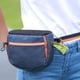 thumbnail image 3 of Bolsa para golosinas para perros para adiestramiento, bolsa portátil para pasear con cierre automático para perros con cinturón ajustable, bolsa de entrenamiento para mascotas de tela Oxford con, 3 of 8